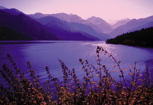 新疆天山天池:美甲一方的高山湖泊(转)