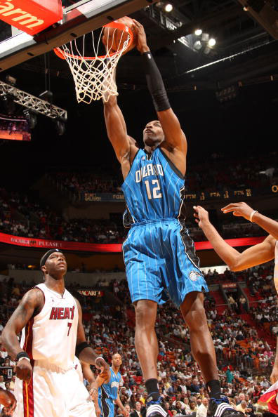 传奇中锋:魔兽跟科比一个级别 MVP为何不能给中锋