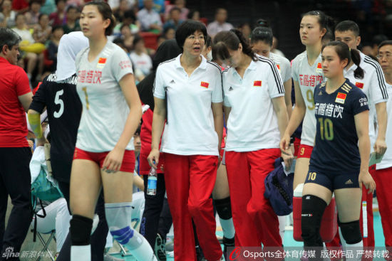 女排亚锦赛中国3-0伊朗 全胜锁小组头名进八强