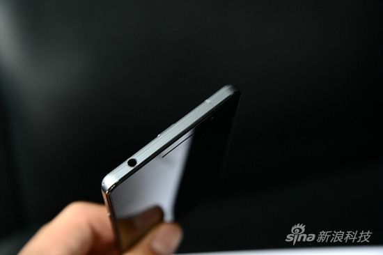 4G超薄金属手机 OPPO R3评测