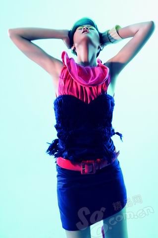 组图:5种颜色也能完美穿上身