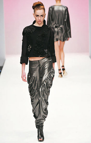 情迷Sarouel 低裆裤搭配技巧