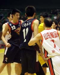 广东客场横扫山东晋级 半决赛卫冕冠军约战小弟