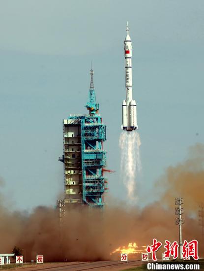 宇航员在飞行器里放屁和地球有什么不同的表现?他们的密闭环境会不会越来越臭?