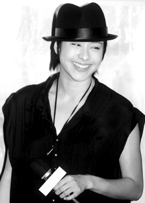 (转)明星出门难道就不用照镜子了?(看看这些可怜的明星)