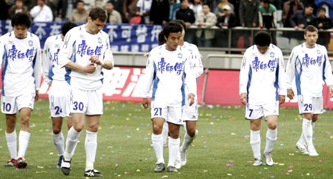 实德斩首得逞再领跑 东北德比亚泰逆转