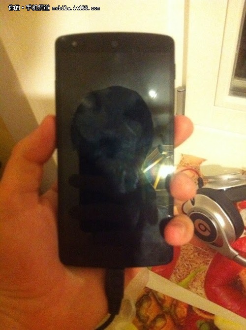 外观已无悬念 Nexus5真机再曝光