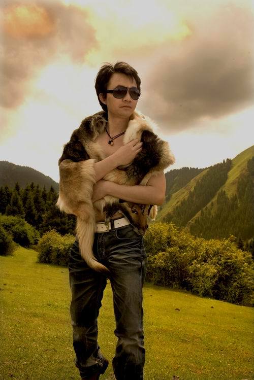 西域胡杨从"天山"来了 《我从天山来》撩动绚烂听觉