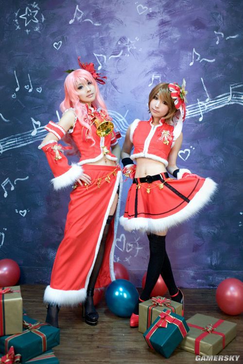 《初音未来》cosplay欣赏 海贼女帝coser庆圣诞