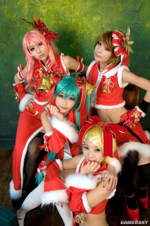 《初音未来》cosplay欣赏 海贼女帝coser庆圣诞