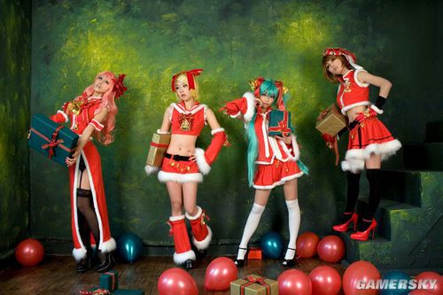 《初音未来》cosplay欣赏 海贼女帝coser庆圣诞