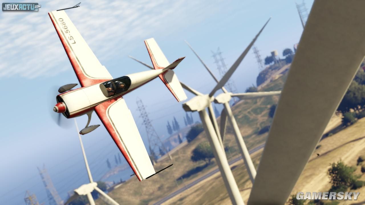 《GTA5》实机预告中文字幕 千呼万唤始出来,期待大作。