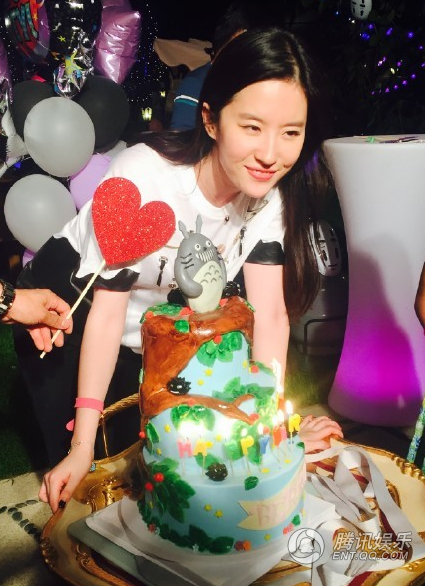 刘亦菲庆生唐嫣杨幂送祝福 宋承宪疑求婚遭拒绝