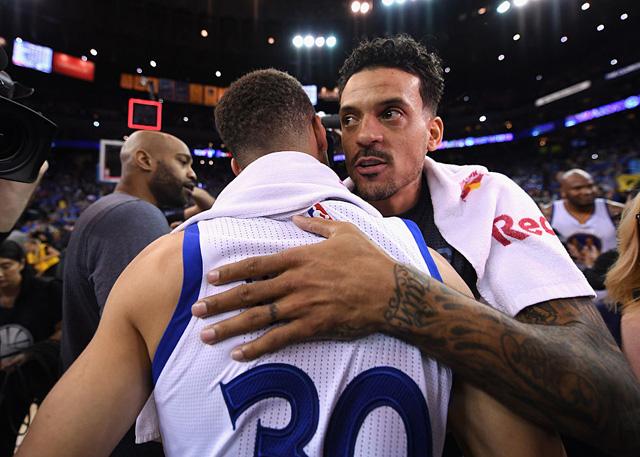 勇士队官宣:签下36岁前锋马特-巴恩斯