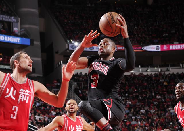 35岁闪电侠不服老 19+9+6单核率队遗憾败北