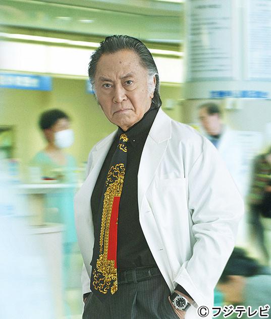 武井咲 野村周平出演真人版《病理医生》