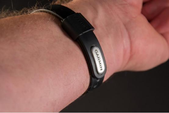 Garmin Vivosmart运动腕带:可代替智能手表