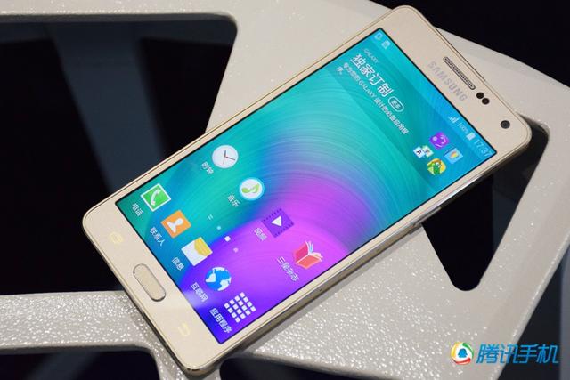 三星GALAXY A5评测 抗衡国产手机仍欠火候