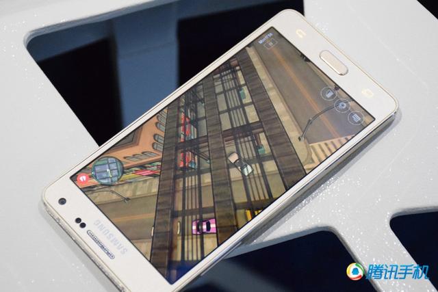 三星GALAXY A5评测 抗衡国产手机仍欠火候