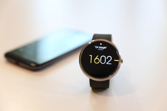 moto 360评测:圆形表盘帅气十足 待机很头疼