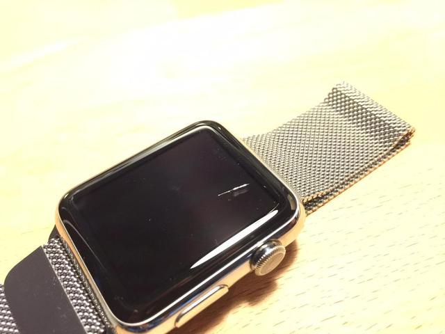 不仅不耐划 用户反映Apple Watch屏幕也很脆弱