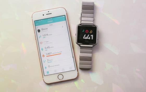 Fitbit Blaze智能手表体验:有些丑但实用