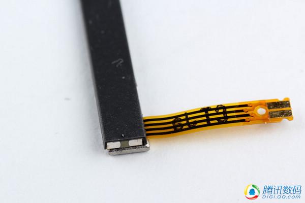夏普2.26mm超窄边框手机拆解:面板工艺独特