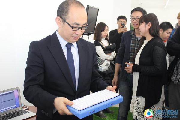 潘石屹立功!199元键盘电脑真机首次亮相