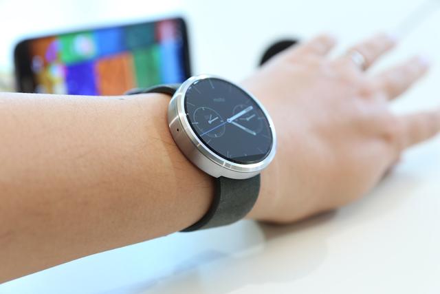 moto 360评测:圆形表盘帅气十足 待机很头疼