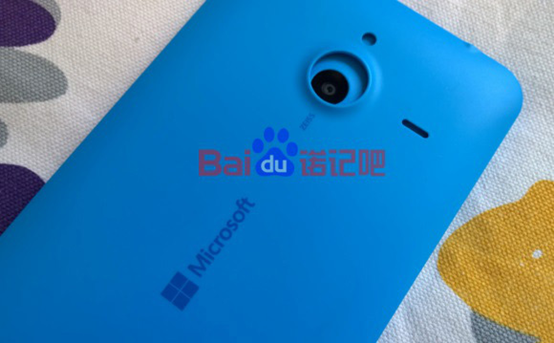 微软新机Lumia 1330/1335谍照曝光