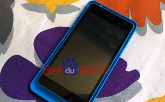 微软新机Lumia 1330/1335谍照曝光