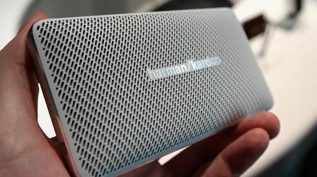 哈曼卡顿Esquire扬声器:为手机扩音+充电