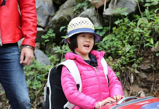 鲍蕾不在意贝儿被说不漂亮 要求未来女婿须善良