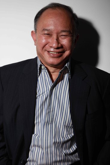吴宇森新作戛纳首发概念海报 阴霾与希望共存