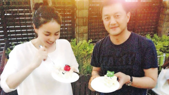 离婚夫妻榜样!王菲李亚鹏再一起为女儿过生日