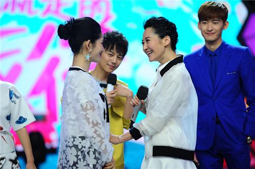 《花少》许晴“睡”出感情 不介意姐弟恋