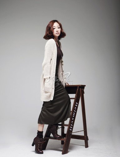 【已审】亮丽惹眼 初秋巧搭及踝长裙