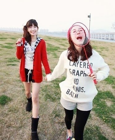 【已审】姐妹闺蜜情 甜美扮靓齐出游