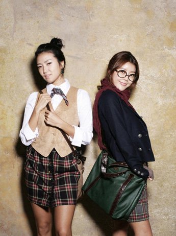 【已审】姐妹闺蜜情 甜美扮靓齐出游