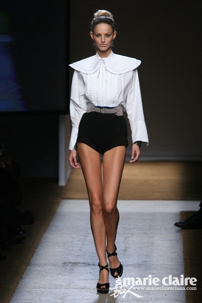 【已审】秀美腿 不断缩水的极限热裤