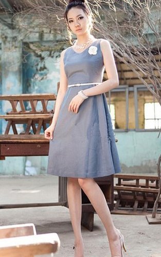 【已审】OL典雅背心裙轻松面对高温