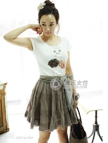 【已审】复古美女清纯装扮打造In潮流