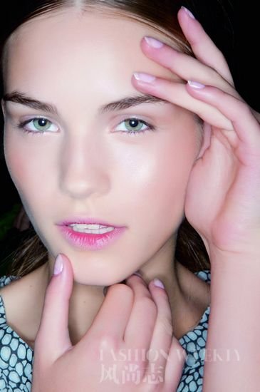 【已审】指甲油与唇色的“美味关系”