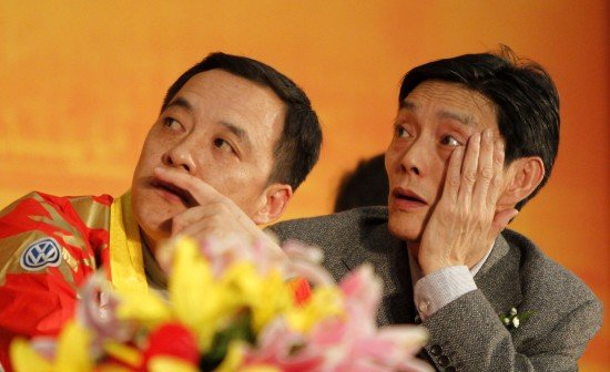 国乒世乒赛住巴黎最乱区域 领队Iphone5遭偷