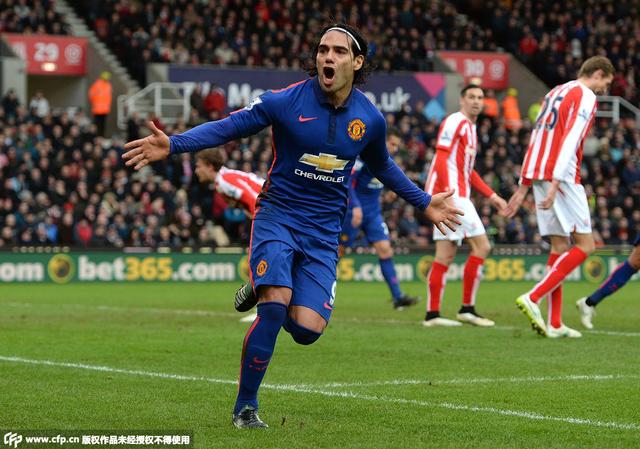 英超-曼联1-1平斯托克城 法尔考扳平飞翼伤退
