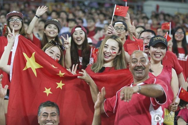 【锐评】中国队小组第一出线,爽!