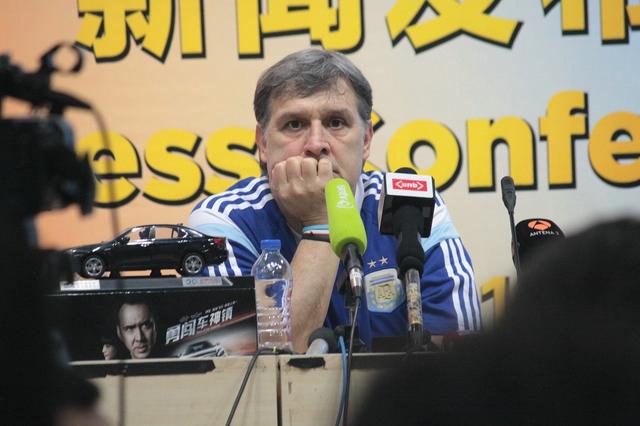 阿方否认梅西因雾霾呕吐 庆幸梅西内马尔没联手