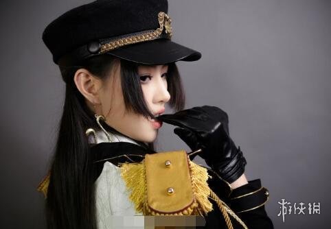 《海贼王》警服女帝COS美图赏 这么娇媚你打几分?