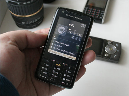 索尼爱立信W960i真机曝光!8G闪存 320万AF机皇