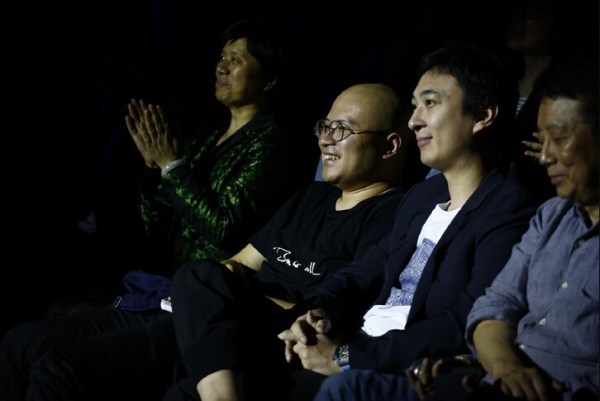 韩寒成立亭东影业宣布投拍"三重门" 王思聪助阵